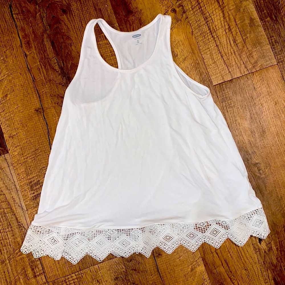 White flowy racer back super cute old navy tank